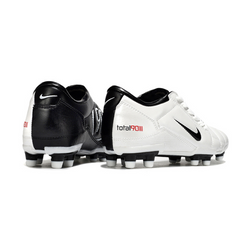 Chuteira Campo Nike Total 90 III FG Branca e Preta