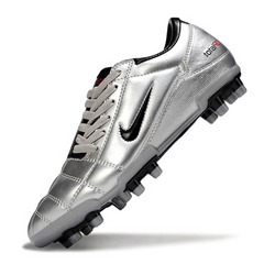 Chuteira Campo Nike Total 90 III FG Prata e Preta