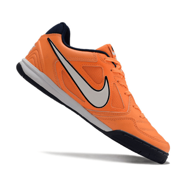 Chuteira Futsal Nike SB Gato X Supreme IC Laranja, Branca e Azul - VENI Futebol