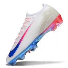 Chuteira Infantil Campo Nike Air Zoom Mercurial Vapor 16 Elite FG Branca, Azul e Laranja