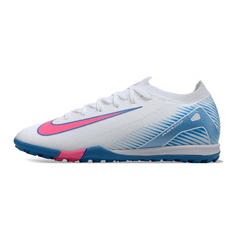 Botas de fútbol Nike Zoom Mercurial Vapor 16 Elite TF en blanco, azul claro y rosa.