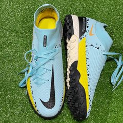 Chuteira Society Nike Phantom GT 2 Pro DF TF Lucent Pack Tamanho 39.5