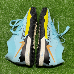 Chuteira Society Nike Phantom GT 2 Pro DF TF Lucent Pack Tamanho 39.5