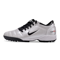 Chuteira Society Nike Total 90 III TF Prata e Preto