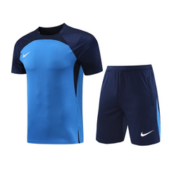 Conjunto de camiseta y pantalón corto azul Nike