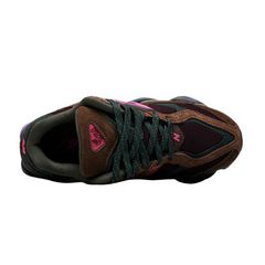 Tênis Casual New Balance 9060 Bordô