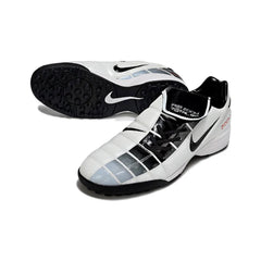 Chuteira Society TF Nike Air Zoom Total 90 III Branca e Preta