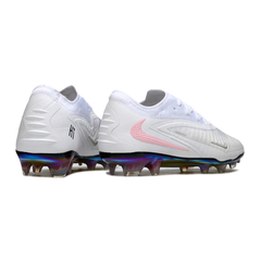 Chuteira Campo Nike Phantom 6 Elite FG Branco e Rosa