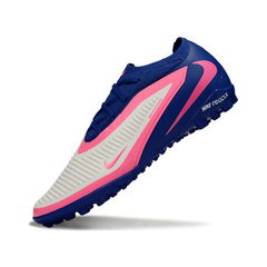 Chuteira Society TF Nike Phantom 6 Pro Azul, Branca e Rosa Infantil