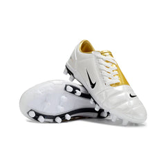 Chuteira Campo FG Nike Total 90 III Infantil Branca e Dourada