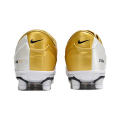 Chuteira Campo FG Nike Total 90 III Infantil Branca e Dourada