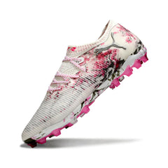 Chuteira Campo Sintético AG Puma Future 8 Low Cut Branca e Rosa