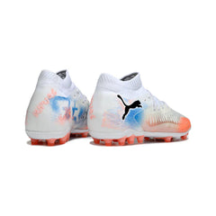 Chuteira Campo Sintético AG Puma Future 8 Branca, Laranja e Azul