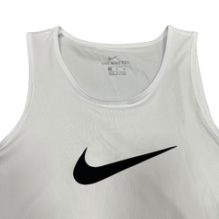 Camiseta sin mangas Nike blanca