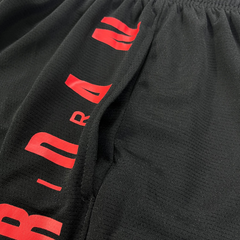 Pantalones cortos Jordan negros y rojos