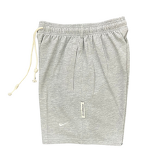 Pantalones cortos Nike en gris y blanco