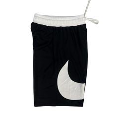 Pantalones cortos Nike en blanco y negro