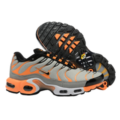 Zapatillas Nike Air Max Plus TN en color gris y naranja