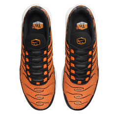 Calzado de seguridad Nike Air Max Plus TN en color naranja y negro