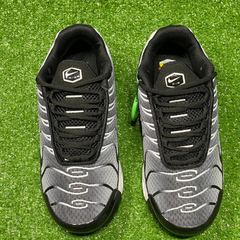 Tênis Nike Air Max Plus TN Branca, Prata e Preta Tamanho 37