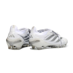 Chuteira Campo FG Adidas Predator 26 Elite Com Língua Branca e Prateada