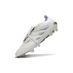 Chuteira Campo FG Adidas Predator 26 Elite Com Língua Branca e Prateada