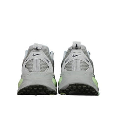 Tênis de Corrida Nike Air Zoom Vomero 18 Cinza e Light Verde