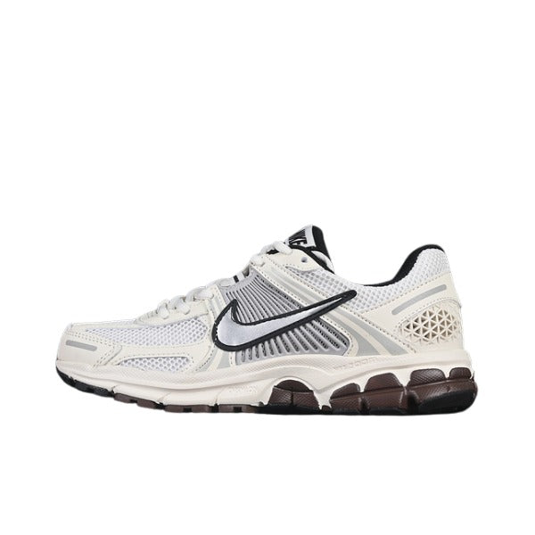 Tênis de Corrida Nike Air Zoom Vomero 5 Bege e Marrom