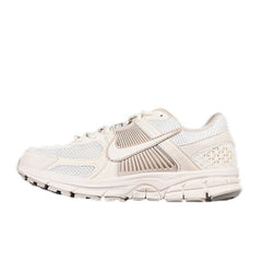 Tênis de Corrida Nike Air Zoom Vomero 5 Bege
