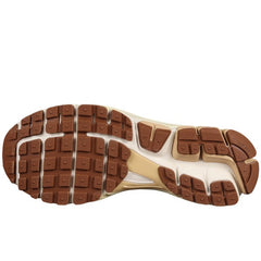 Tênis de Corrida Nike Air Zoom Vomero 5 Preto e Bege