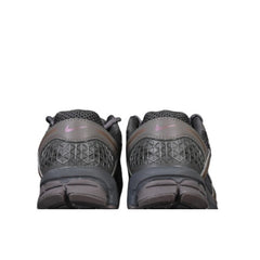Tênis de Corrida Nike Air Zoom Vomero 5 Cinza e Branco