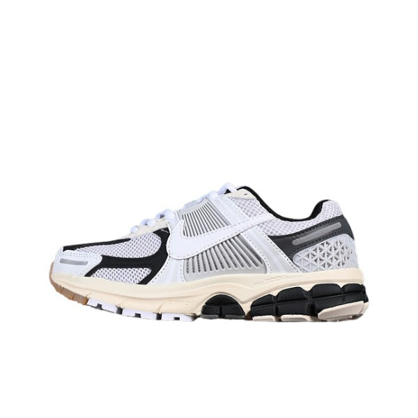 Tênis de Corrida Nike Air Zoom Vomero 5 Branco e Preto