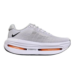 Tênis de Corrida Nike Air Zoom Vomero Premium Cinza e Branco