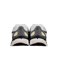 Tênis de Corrida Nike P-6000 Sliver e Bege