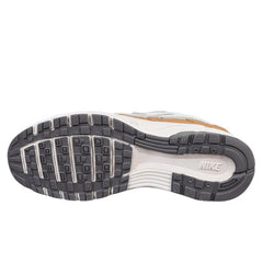 Tênis de Corrida Nike P-6000 Branco e Marrom