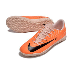 Chuteira Society TF Nike Phantom GX Academy Pack United