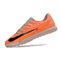 Chuteira Society TF Nike Phantom GX Academy Pack United