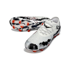 Chuteira Campo FG Puma Future 8 Cano Baixo Branca e Preta
